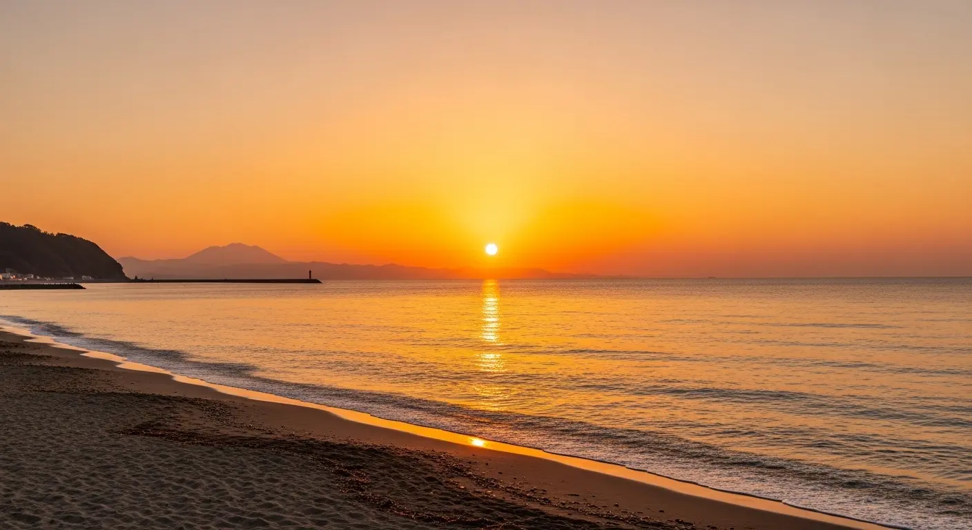 萩市菊ヶ浜から望む日本海の美しい夕日