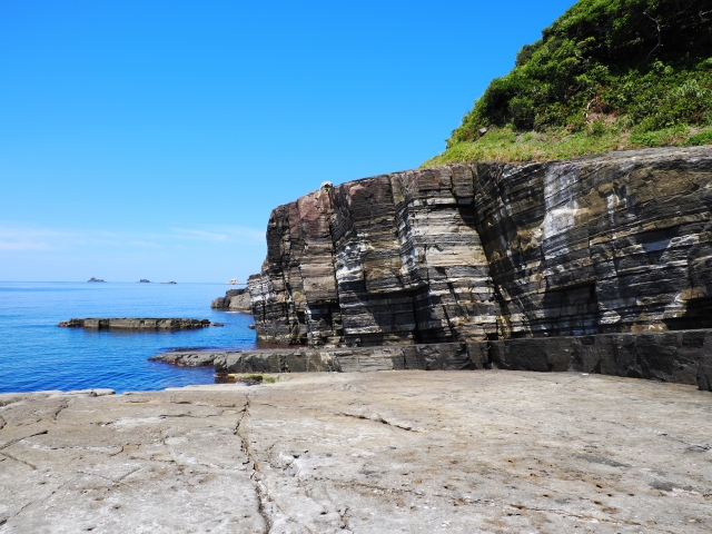 susa-hornfels-rock-layers